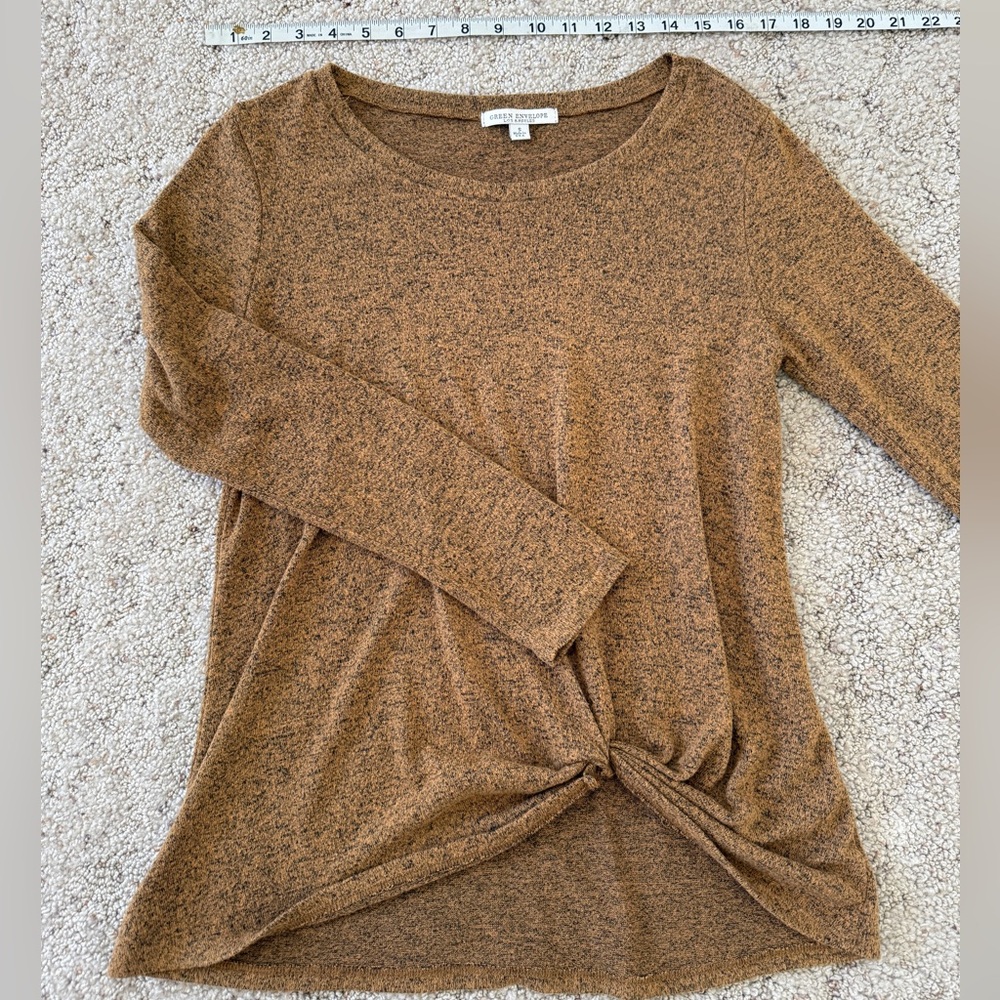 Green Envelope Los Angeles Brown Twist Front Long Sleeve Top | Size Small